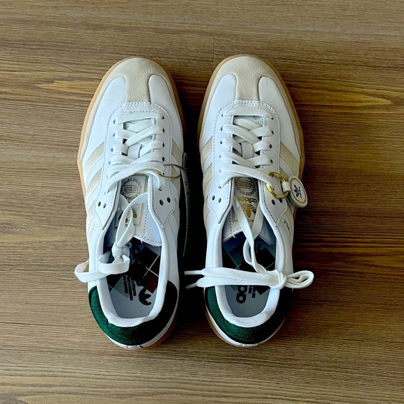 adidas Shoes - NWT adidas W Sambae white with green heel - size 8.5